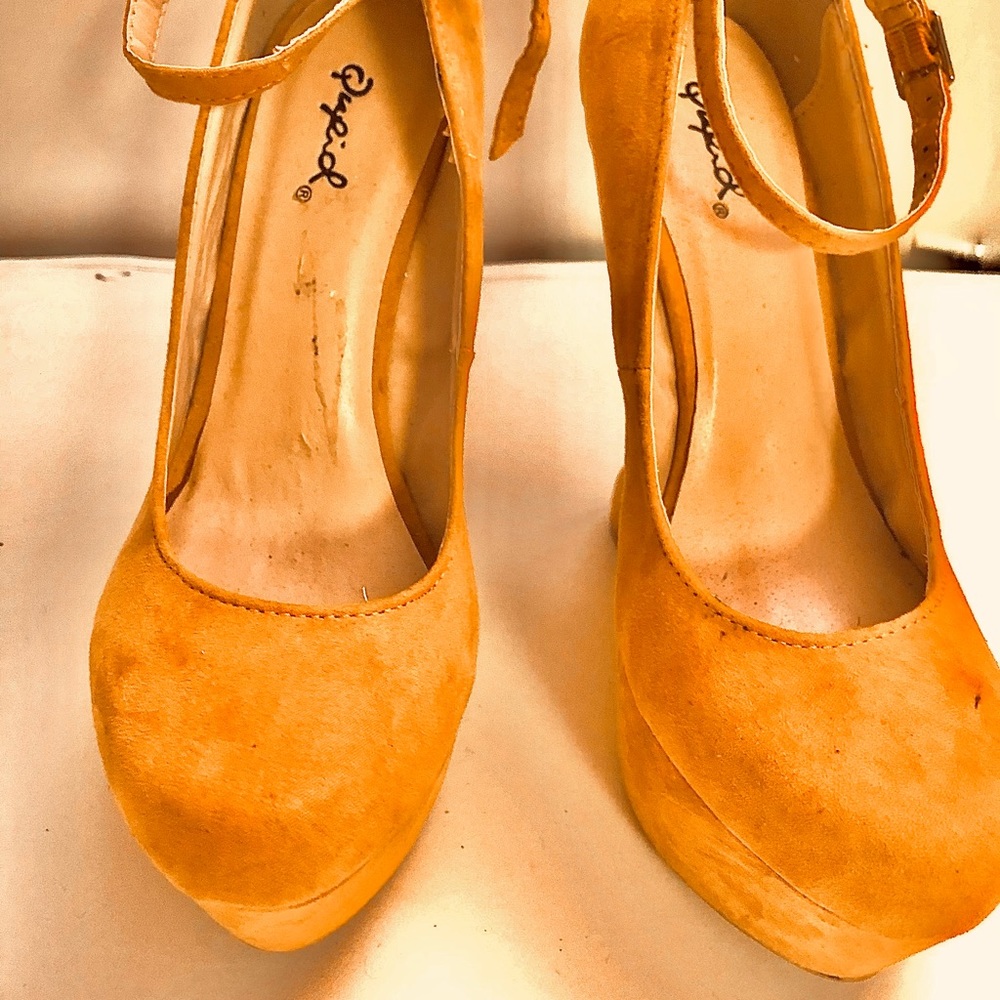 QUPID- mustard platform wedge shoes